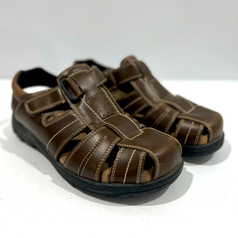 Thom McAn Sandals Mens 9 M Bennett Fisherman Brown Leather Closed Toe Comfort